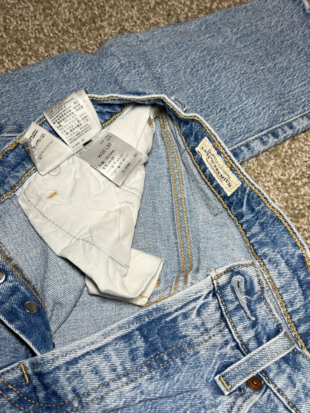 Levi's Classic Straight Blue Jeans - Picture 5 of 5